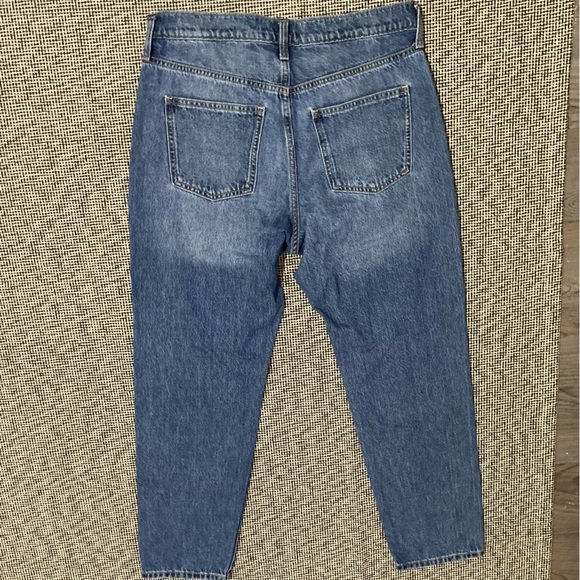 👖Gap Denim Distressed Mom Jeans          Sz : 12 /31 Regular   Straight Leg 🦵 - Picture 2 of 8